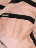 Koronkowa sukienka z ozdobnymi falbankami 28417