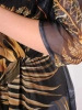 Elegancka czarna sukienka rozkloszowana maxi w jesienne liście – kobiecy krój wysmuklający sylwetkę 37086