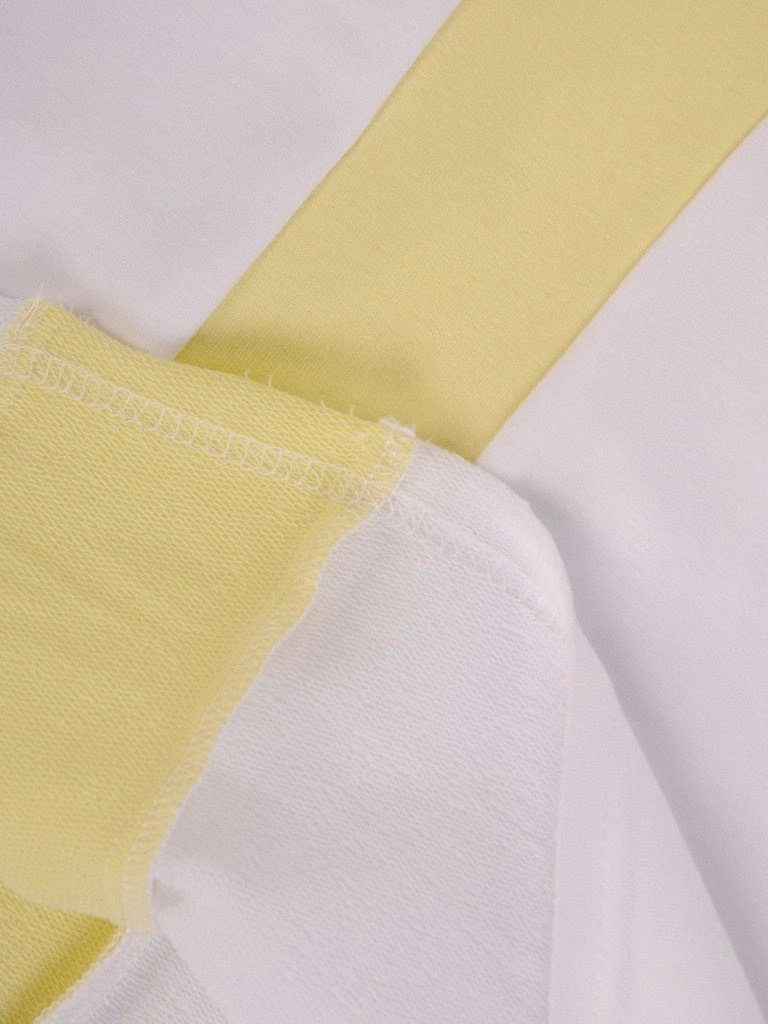 Elegancka bluzka wiskozowa z dekoltem w łódkę – prosty fason z dłuższym tyłem do biura 11484