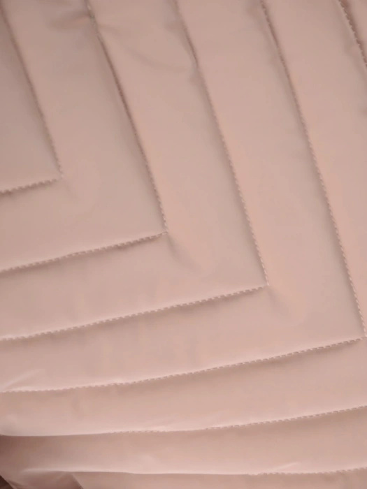 Elegancki płaszcz zimowy damski w odcieniu beżu – klasyczny fason z kapturem i paskiem wysmuklającym sylwetkę 39244