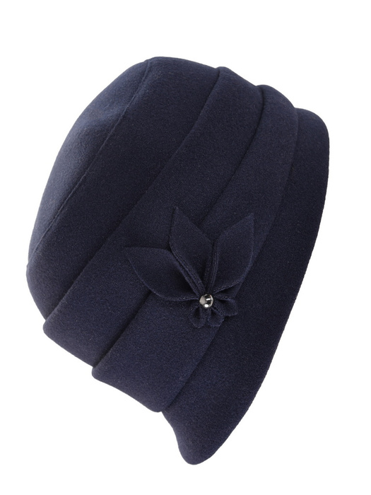 Elegancki granatowy kapelusz damski cloche – ocieplana propozycja z ozdobną wstawką 42427