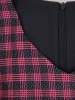Elegancka garsonka damska na wesele w kratkę – wyszczuplające przeszycia i kobieca falbana 28858