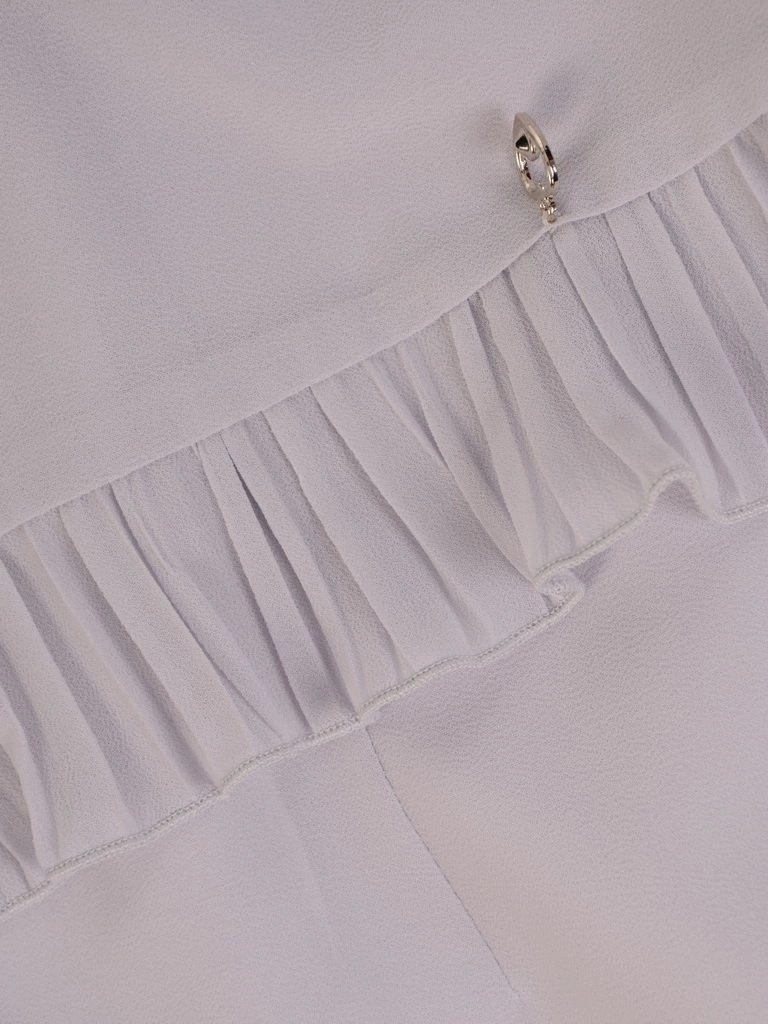 Elegancka szara sukienka midi o prostym kroju – wysmuklająca sylwetkę narzutka z plisami 26272