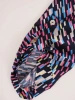 Elegancka bluzka damska wizytowa w wielobarwny print – prosty krój z ozdobnymi guzikami 35206