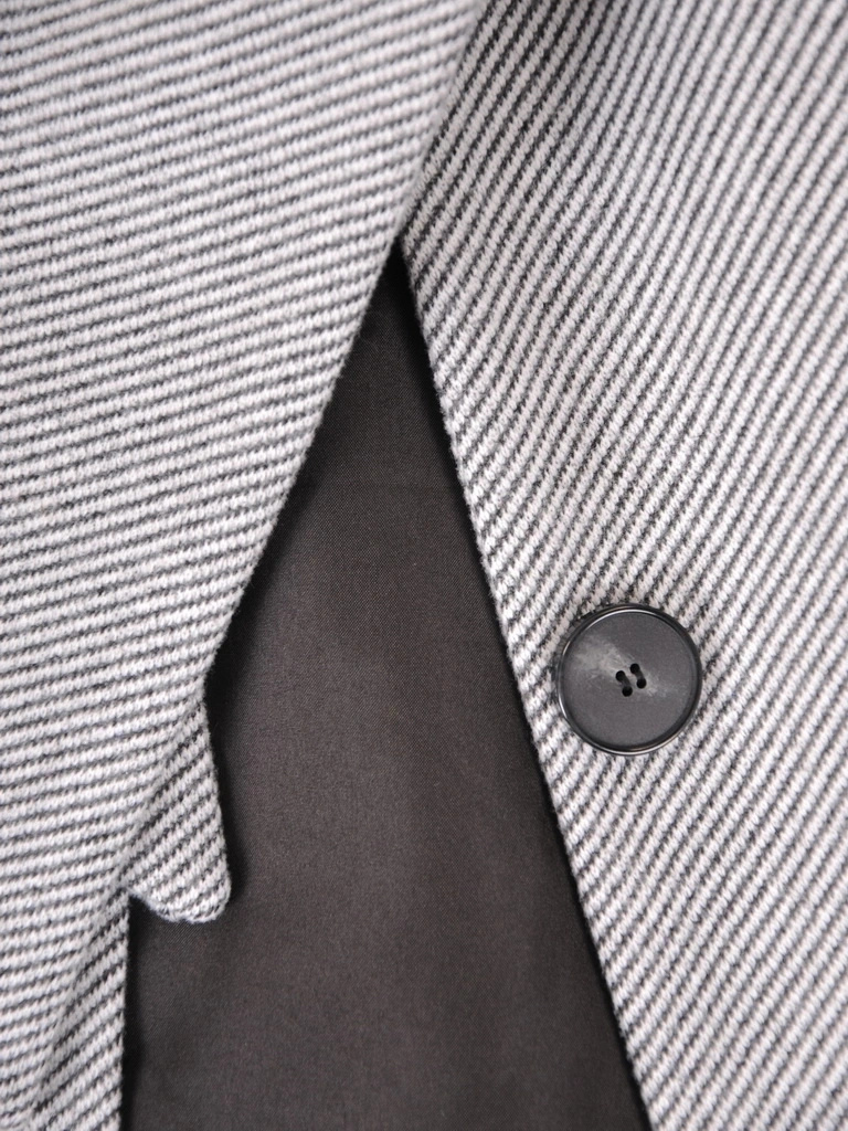 Elegancki prosty płaszcz na jesień damski w prążki – szykowne wiązanie przy dekolcie i kieszenie 36620