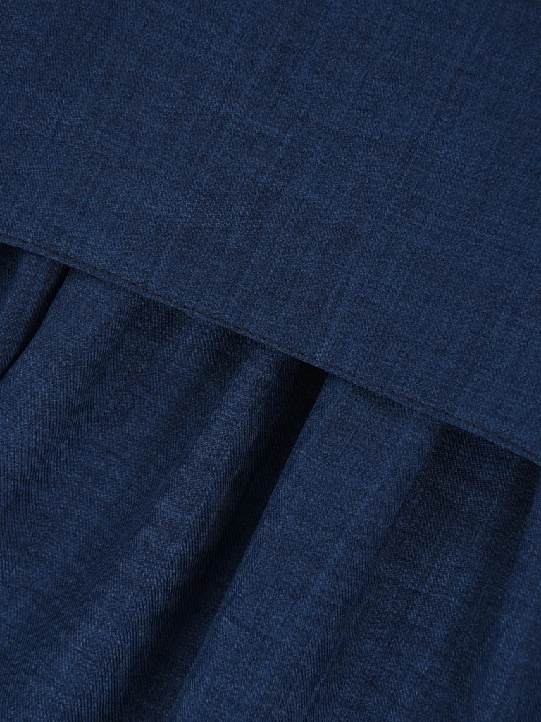 Elegancka sukienka trapezowa midi w odcieniu granatu – wysmuklający fason maskujący biodra 26432