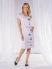 Elegancka sukienka midi w liliowe kwiaty o prostym kroju – pionowe cięcia wysmuklające sylwetkę 38103