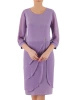 Liliowa sukienka na wesele midi o prostym kroju – elegancki fason z rękawem 3/4 i cyrkoniami 38257