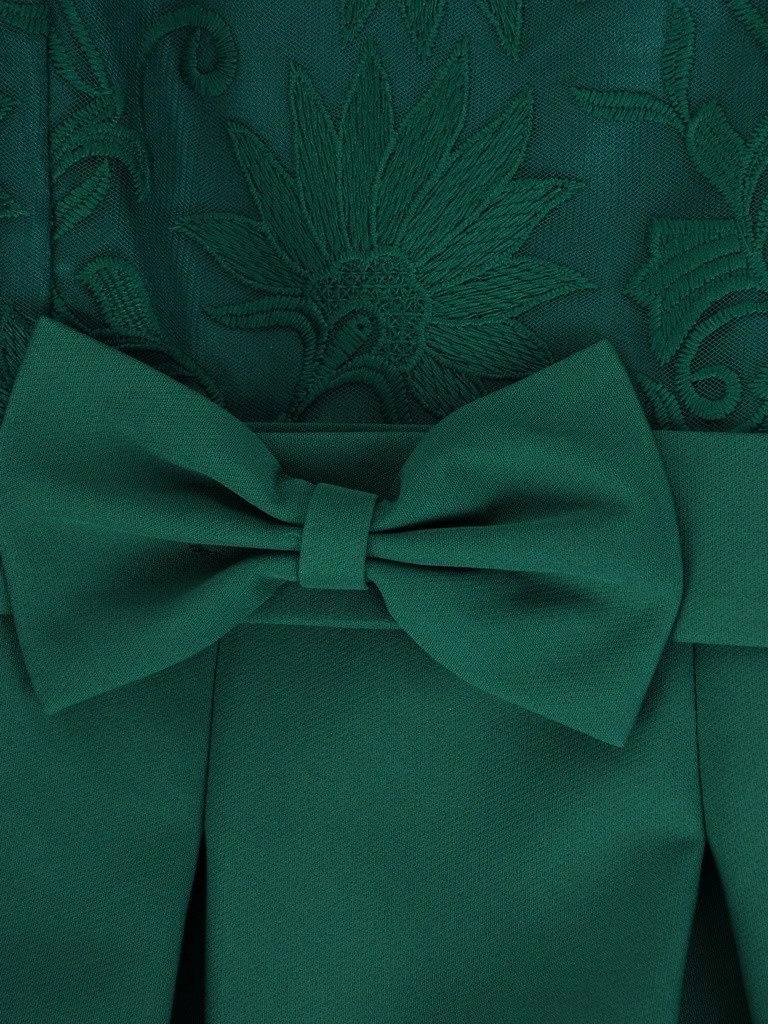 Elegancka zielona sukienka rozkloszowana na wesele – kobiecy krój z rękawem 3/4 i kokardą 23128