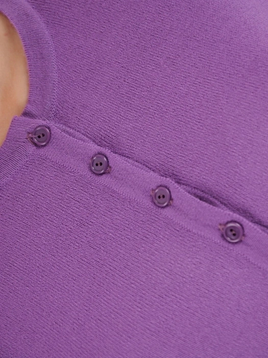 Elegancki sweter damski rozpinany na guziki fioletowy – prosty fason na chłodniejsze dni 38679