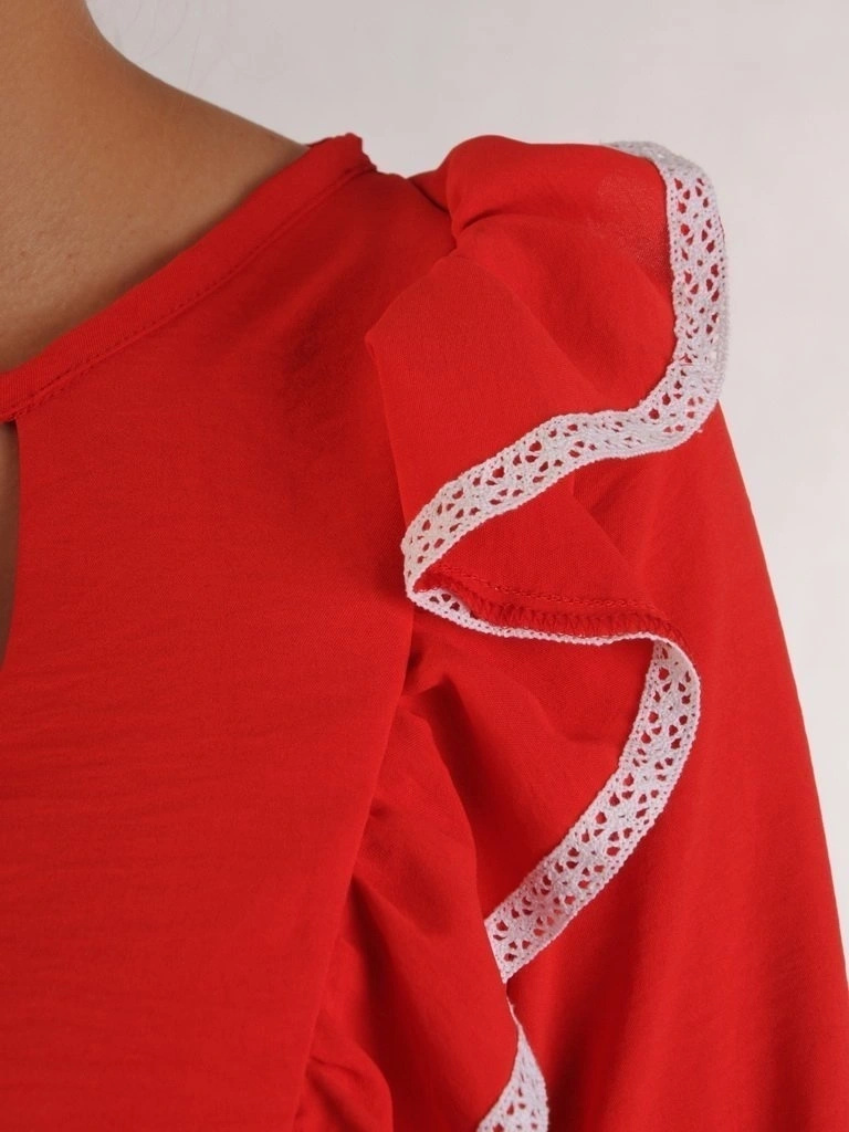 Elegancka czerwona sukienka rozkloszowana midi – wiązany dekolt i fason modelujący sylwetkę 24171