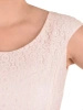 Rozkloszowana sukienka koktajlowa w pudrowym różu – elegancki model z koronką podkreślający talię 33070