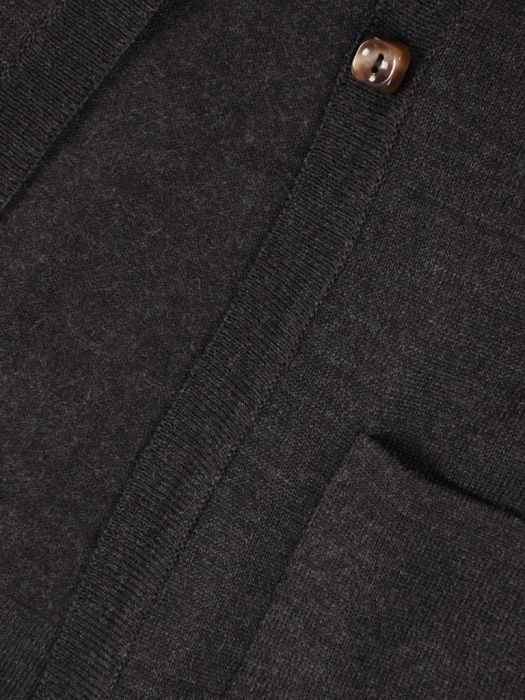 Elegancki sweter damski rozpinany w szarym odcieniu – prosty fason z dekoltem w serek na chłodne dni 40637