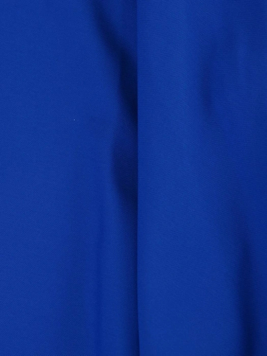 Elegancka chabrowa sukienka rozkloszowana na andrzejki – dekolt w serek z biżuteryjnym łańcuszkiem 12559