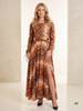 Jesienna sukienka maxi w zwierzęcy print – rozkloszowany fason z długim rękawem 34084