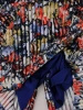 Elegancka sukienka damska midi w kwiaty – prosty krój z wysmuklającym dekoltem 11279