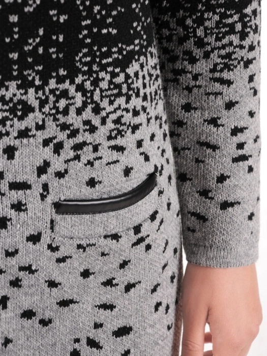 Elegancki sweter damski rozpinany na zamek – prosty krój tuszujący niedoskonałości sylwetki 38958