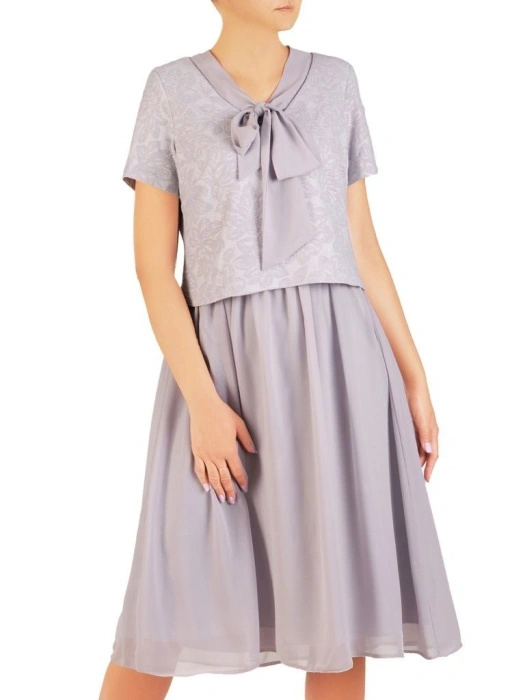 Elegancka sukienka na wesele midi rozkloszowana w kwiaty – wysmuklający fason modelujący talię 30389