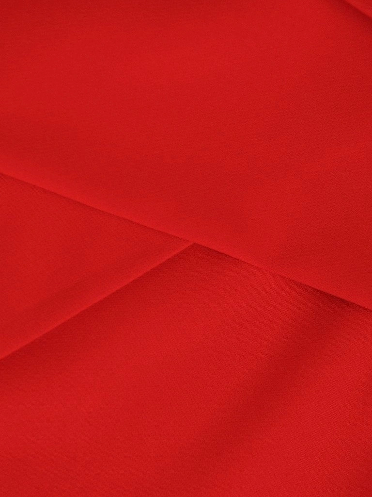 Czerwona sukienka ołówkowa z dekoltem kwadratowym rękaw 3/4 – optycznie wyszczuplające zaszewki i marszczenia 18265