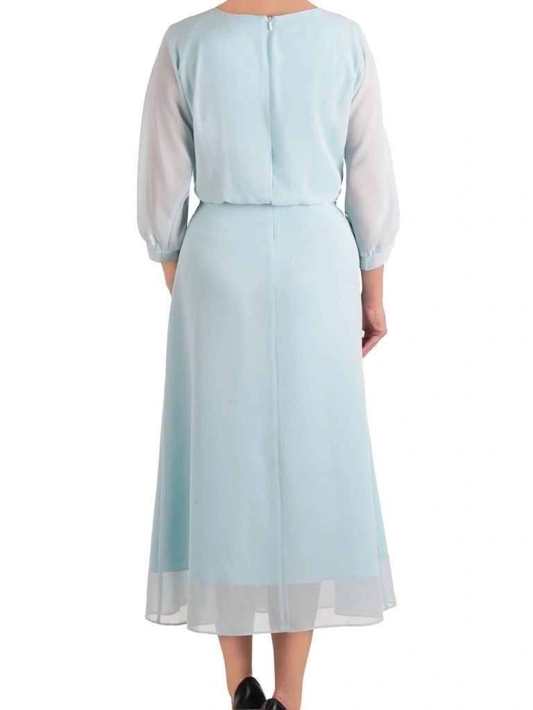Elegancka sukienka rozkloszowana maxi w odcieniu mięty – wysmuklający dekolt w łódkę i rękaw 3/4 41695
