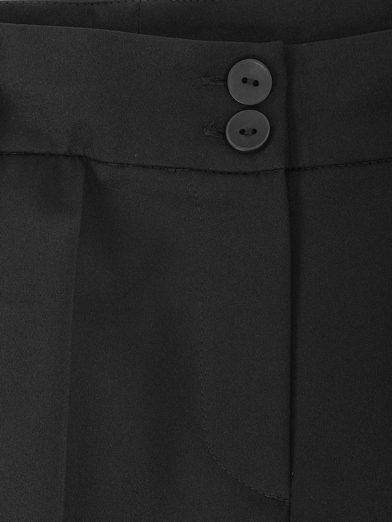 Czarny komplet damski z żakietem V-neck i spodniami wide leg – wysmuklający fason na biznes i wieczorne okazje 40472