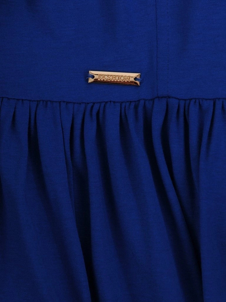 Elegancka chabrowa sukienka rozkloszowana midi – fason modelujący talię z kołnierzykiem 9469