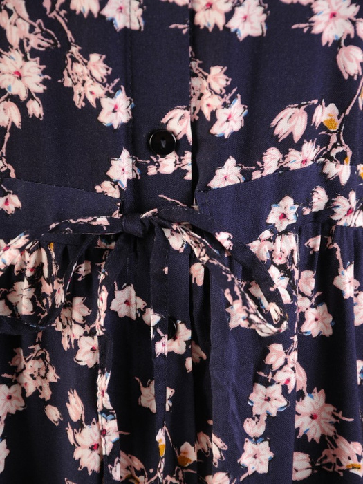 Granatowa sukienka w kwiaty z koszulową górą 30350