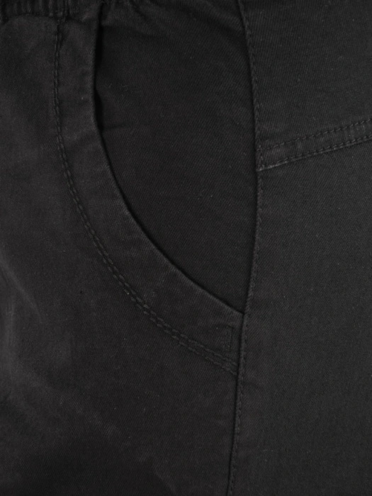 Czarne spodnie damskie proste na gumce plus size – eleganckie do pracy z optycznym wysmukleniem 34896