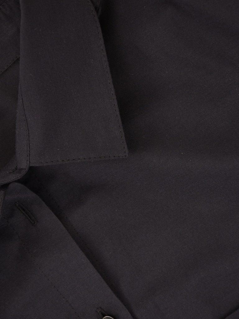 Czarna koszula damska z bawełny – prosty krój z kieszenią i eleganckim kołnierzykiem 40630
