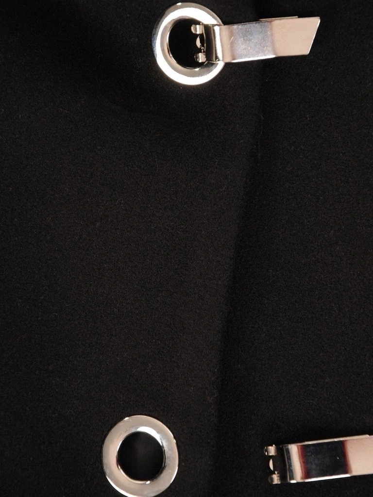 Elegancki płaszcz damski czarny o prostym kroju – stylowy model ze stójką wysmuklający sylwetkę 28539