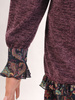 Trapezowa kreacja, fioletowa sukienka z szyfonowymi mankietami 27513