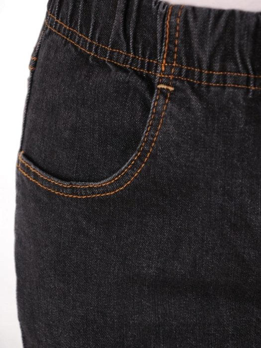Dopasowane czarne spodnie jeansowe – wygodny model z gumką w pasie i kieszeniami 36558