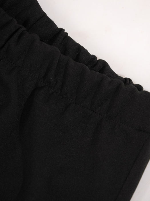 Czarne, wyszczuplające spodnie 25836