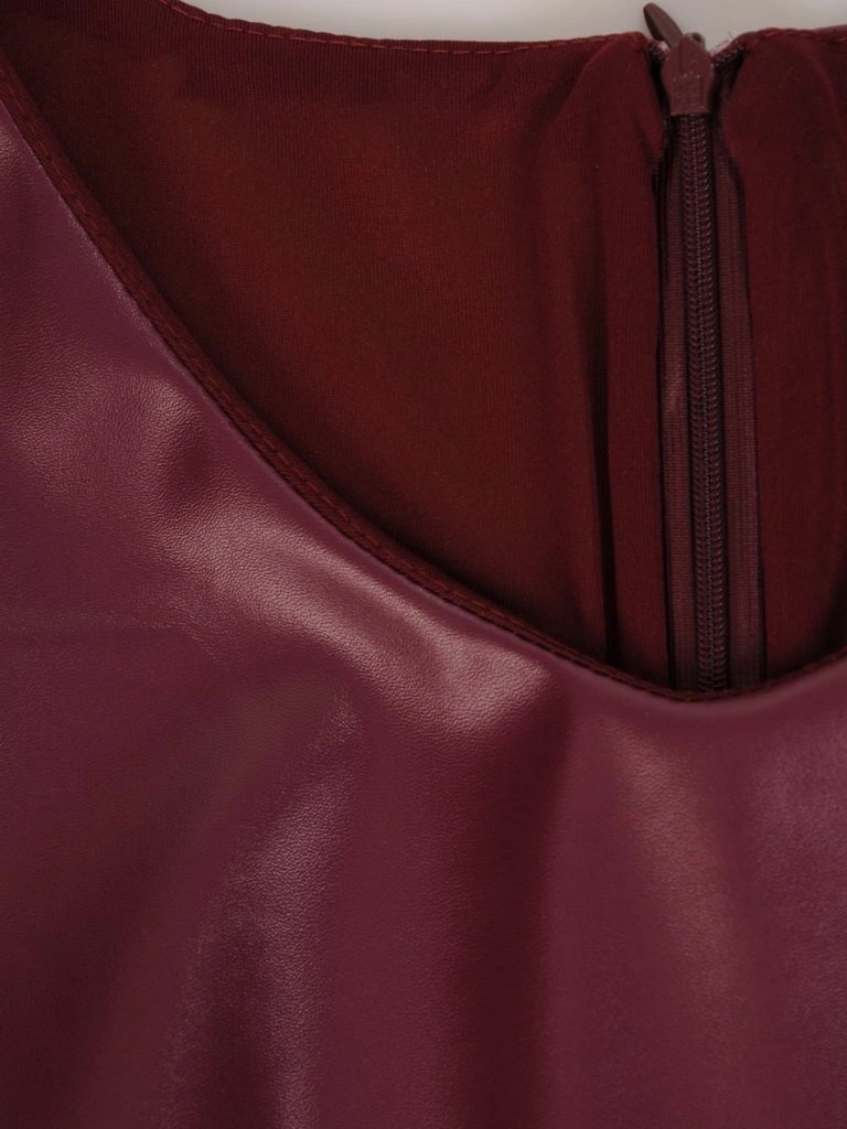 Wizytowa sukienka trapezowa w odcieniu bordo z rękawem 3/4 – kobiecy krój maskujący niedoskonałości 27819