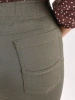 Modne spodnie damskie na gumce w kolorze khaki – prosty krój zapewniający wygodę i swobodę ruchów 37640