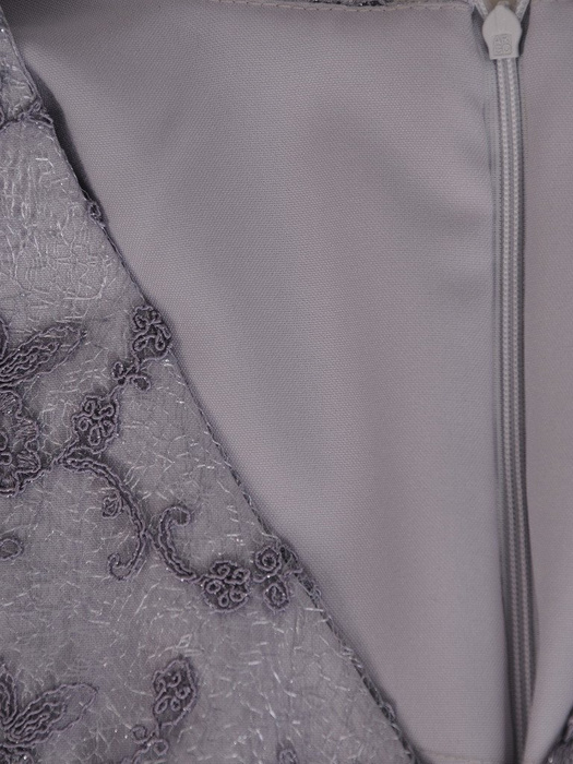Koronkowa sukienka na wesele, kreacja z asymetryczną baskinką 19739
