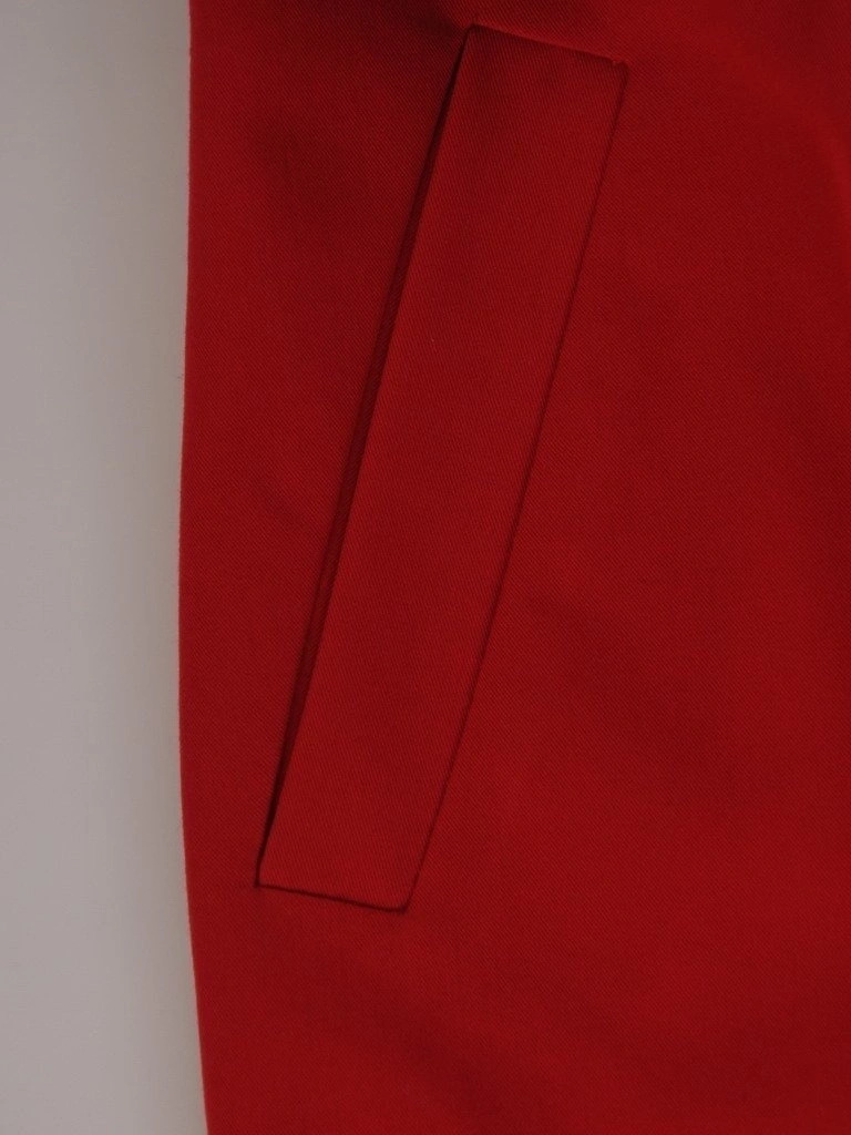 Elegancka sukienka damska czerwona o prostym kroju – z praktycznymi kieszeniami i paskiem 2752