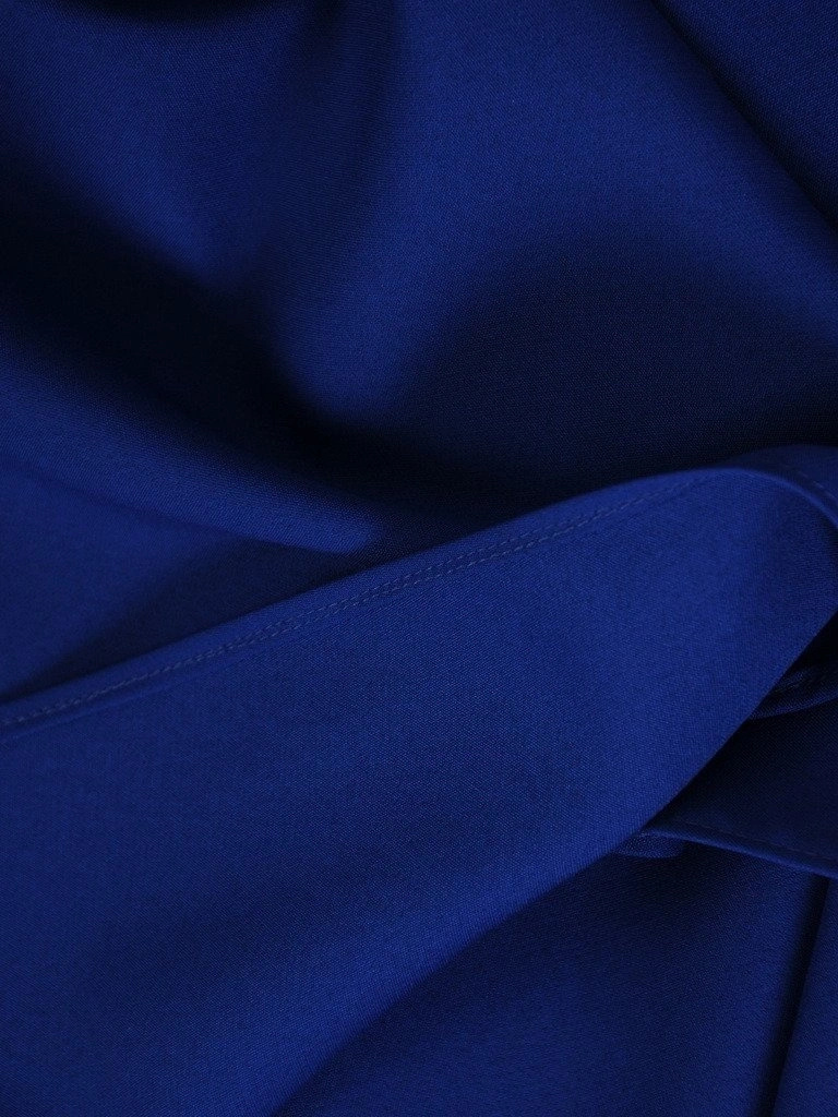 Elegancka chabrowa sukienka maxi bez rękawów – rozkloszowany asymetryczny fason z kieszeniami 21533
