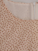 Zwiewna sukienka w groszki 16849, kreacja z dekoracyjnymi rękawami