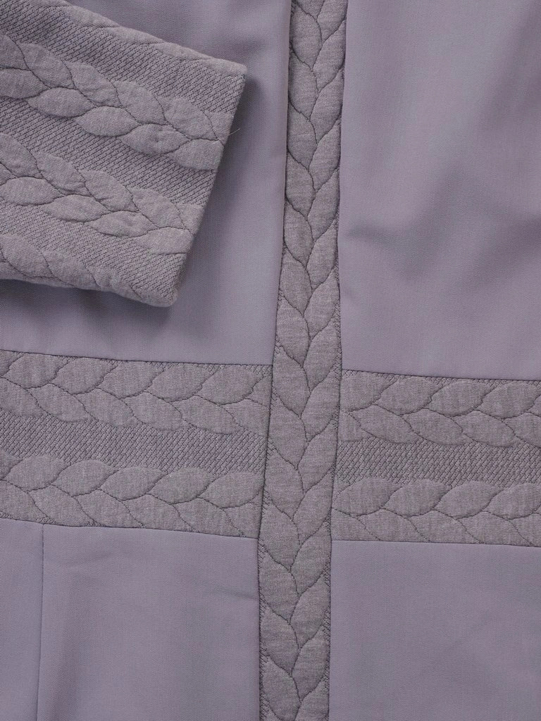 Elegancka szara sukienka biurowa midi – prosty krój z rękawem 3/4 i dekoltem w łódkę 7249