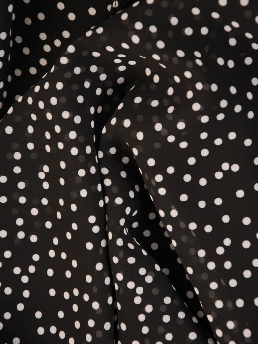 Elegancka bluzka damska z ozdobnie wiązaną stójką 34964