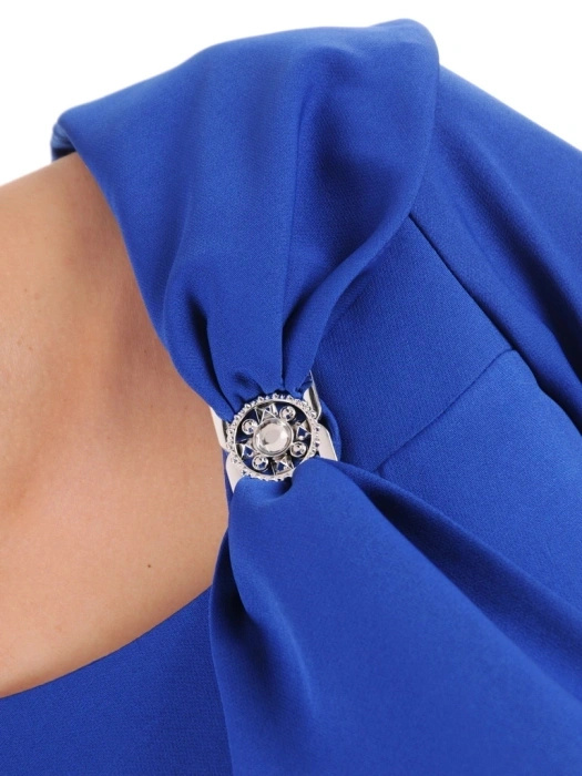 Elegancka chabrowa sukienka midi w kwiaty – rozkloszowany krój z dekoracyjną kokardą 37985