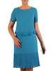 Sukienka koktajlowa, niebieska kreacja z ozdobnymi falbanami 26271