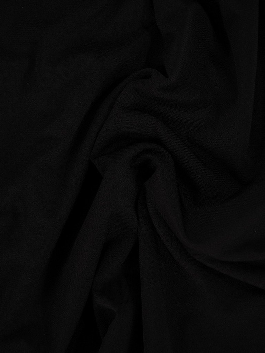 Czarna sukienka w kobiecym fasonie 20900.