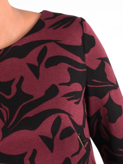 Bordowo-czarna sukienka midi z rękawem 3/4 – prosty krój optycznie wysmuklający sylwetkę 40805