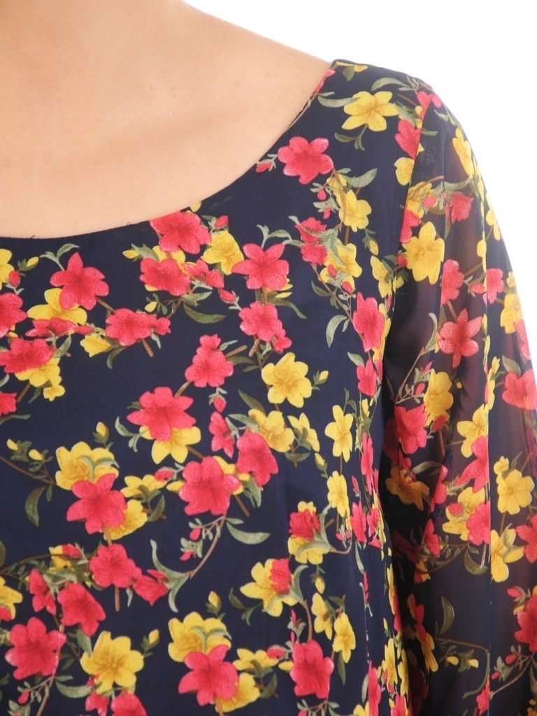 Jesienna sukienka trapezowa midi w kwiaty – swobodny krój z elegancką falbaną 31659