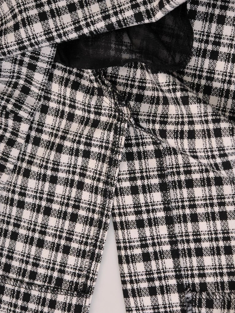 Elegancka sukienka biurowa midi w kratkę – prosty fason z ozdobnymi aplikacjami na ramionach 23402