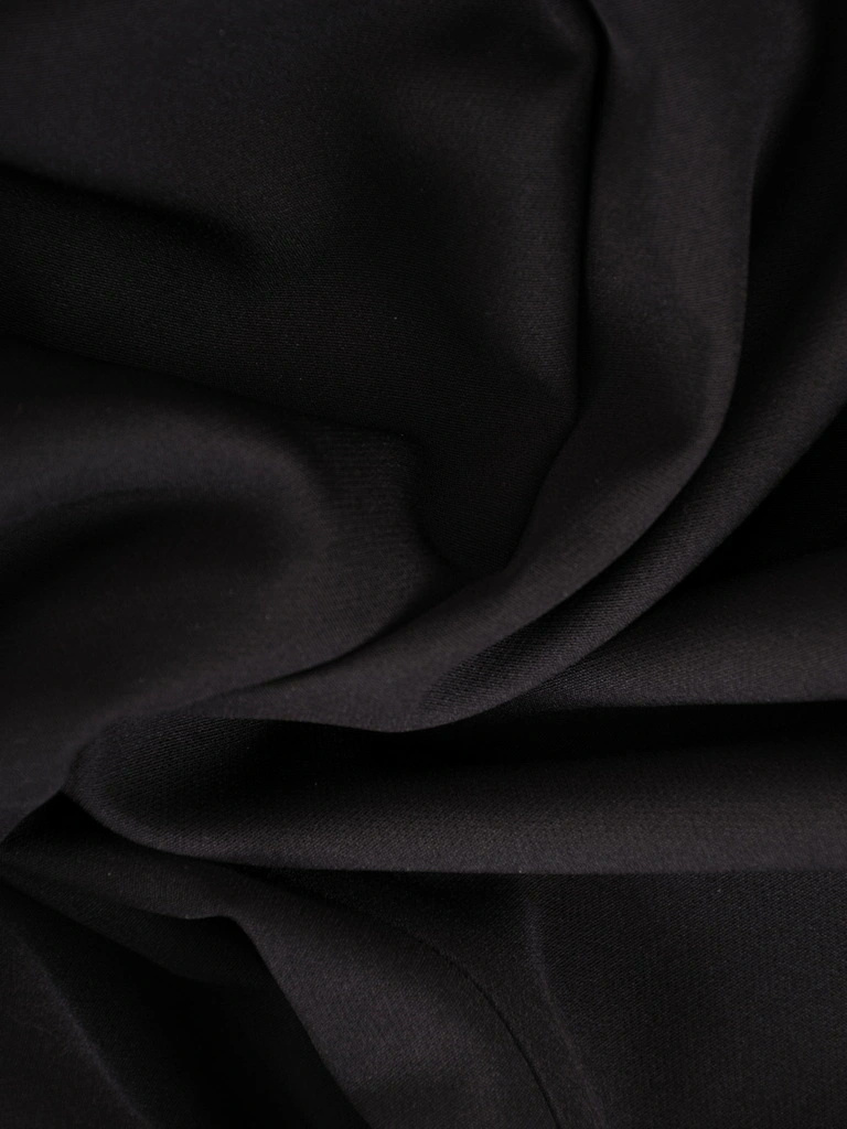 Elegancki kostium damski ze spodniami czarny – prosty fason z efektownym wiązaniem 39449