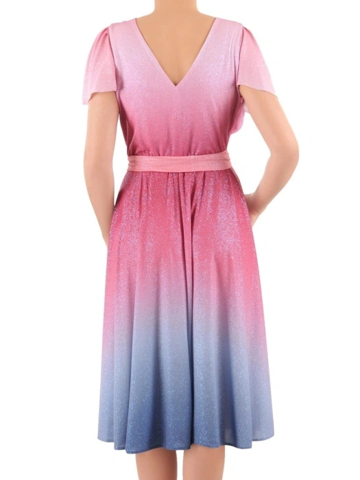 Elegancka sukienka wieczorowa midi z brokatem – rozkloszowany fason z kobiecym rozcięciem 37405