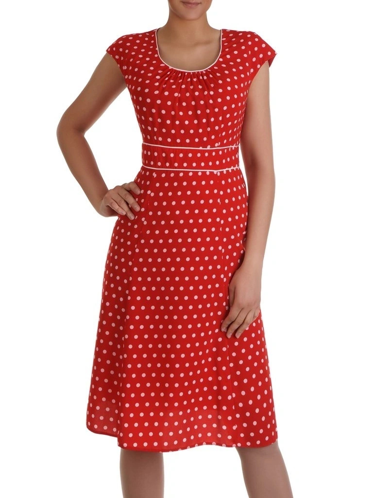 Czerwona sukienka rozkloszowana w retro groszki – stylowy model midi na lato z marszczeniem 3321